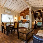 Savannaketh Chalet