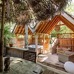 Chalet Savannaketh *