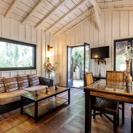 Savannaketh Chalet *