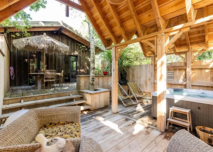 Chalé Savannaketh *